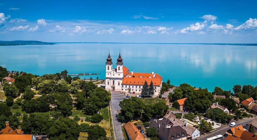 Szavalj és kortyolj! Versekkel fizethetnek a gyerekek Balatonfüreden