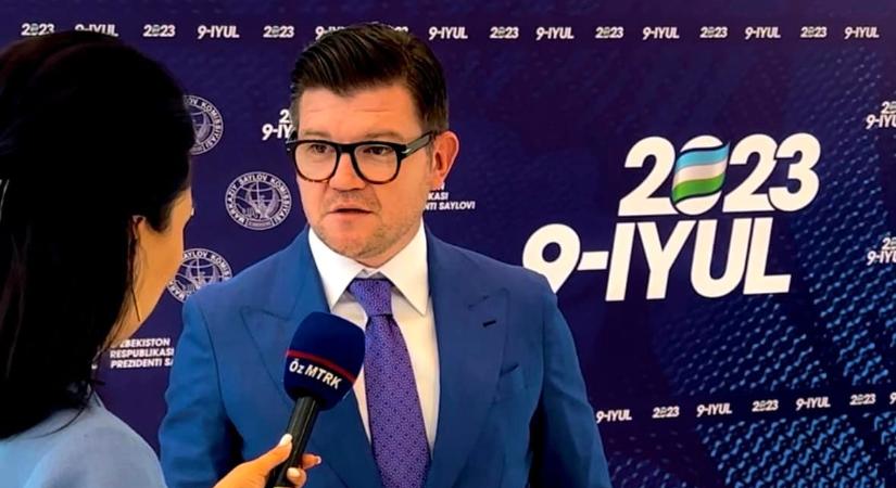 Rejtélyes figura tarol a TikTokon: megvan Georgescu klónja?