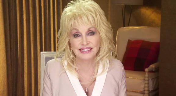 Miért ajándékozott 200 millió könyvet Dolly Parton amerikai gyerekeknek?