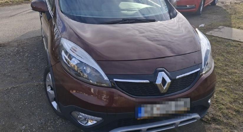 Durva, mit találtak a Nyíregyházán lekapcsolt Renault-n! Elsőre nem is hinné az ember, pedig…