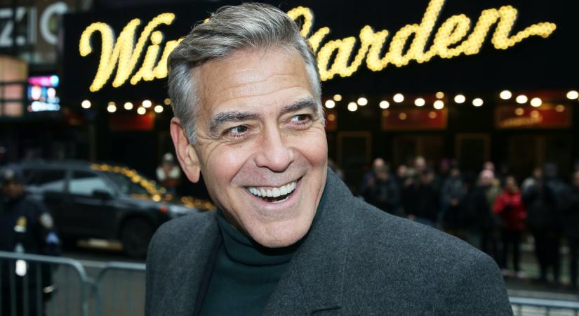 Befestette védjegyévé vált ősz tincseit George Clooney