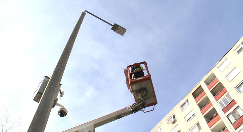 Folytatódik Debrecen közvilágítási rendszerének korszerűsítése.