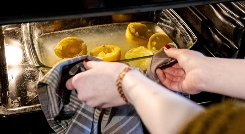 Nagyon fontos! Semmi sem történik, ha beteszünk egy citromot a sütőbe