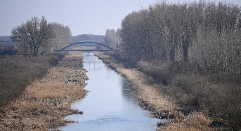 Marad-e víz a Tiszában, avagy kiszárad a folyó medre örökre? Szakértő válaszol