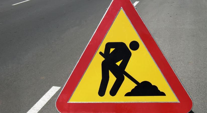 Sávlezárásra kell számítani több főúton is
