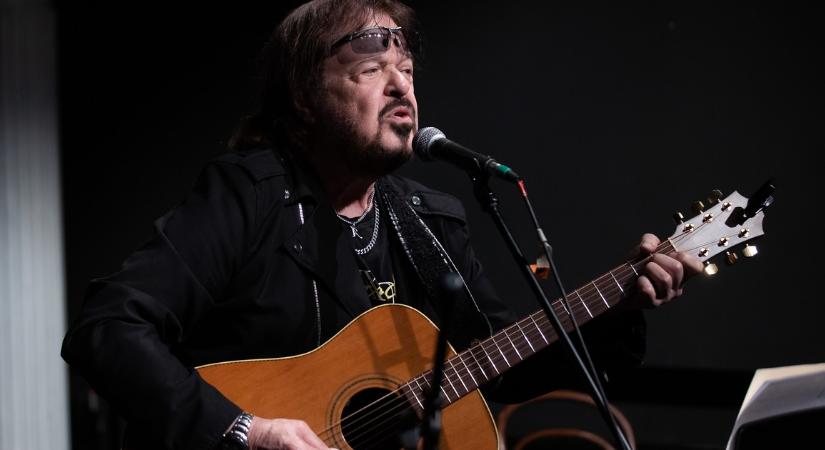 "Ez volt a mázlim" - Végvári Ádám a pálinkának köszönheti az életét: döbbenetes, ami a Neoton Família gitárosával történt