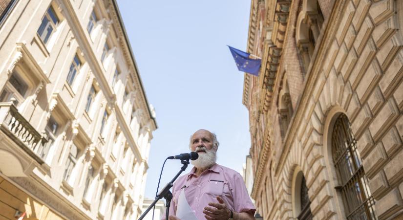 Jogerősen Iványi Gábor egyházának adott igazat a bíróság, megszüntette a fővárosi kormányhivatal iskolákat törlő határozatát