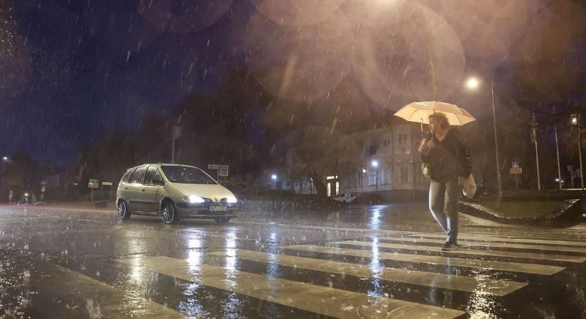 Bébitornádót hozott a szupercella Egerbe! A meteorológus szerint is szokatlan, ami most történt