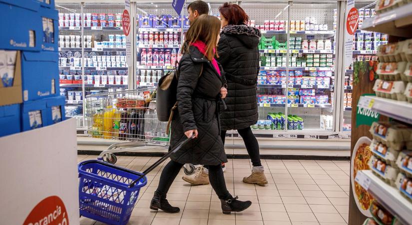 Mutatjuk, mikortól érdemes piacra, boltba menni: olcsóbb lesz a hús, a tej, a tojás...