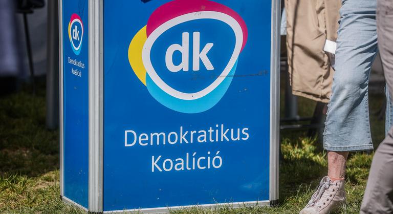 A DK aláírásgyűjtést indít a sóskúti akkufeldolgozóval szemben