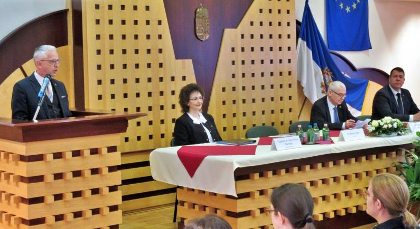 Nőtt a kábítószerrel kapcsolatos ügyek és az online térben elkövetett csalások száma a vármegyében