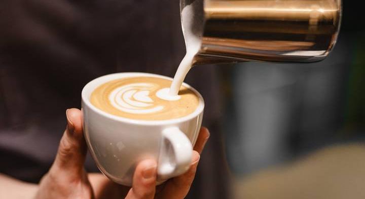 Tudod, hogyan készül a flat white vagy a cold brew? Kávérajongók kvíze