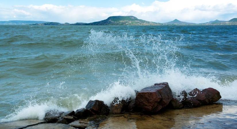 Nem mindennapi jelenség játszódott le a Balatonnál