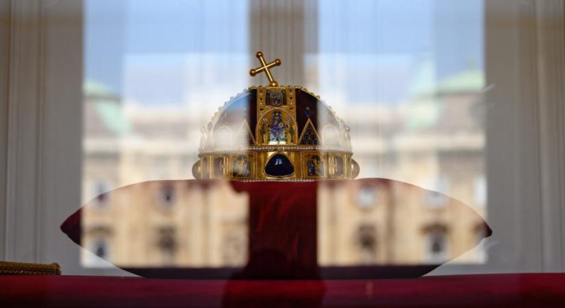 A Szent Korona zománcozott képei jelentették a legnagyobb kihívást egy cseh ékszerésznek