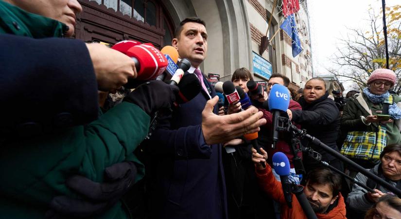 Iktatta jelöltségét az AUR-vezér, Becali kilépett a pártból