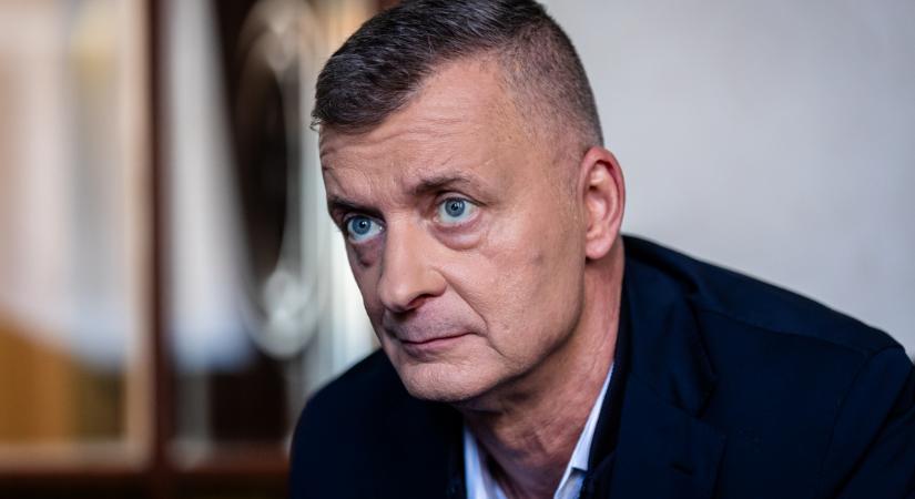 Menczer Tamás után a Fidesz pártigazgatója is megmutatta, hogyan teszik helyre a hazaárulókat az igazi férfiak