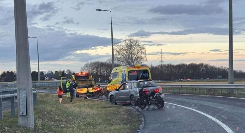 Elesett egy motoros a kaposvári elkerülőre fordulva