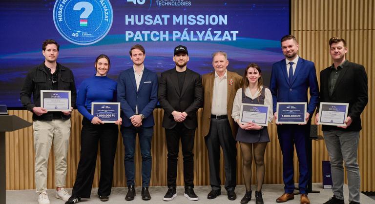 Egyetemistákat és grafikusokat is díjaztak a HUSAT Mission Patch Pályázatán