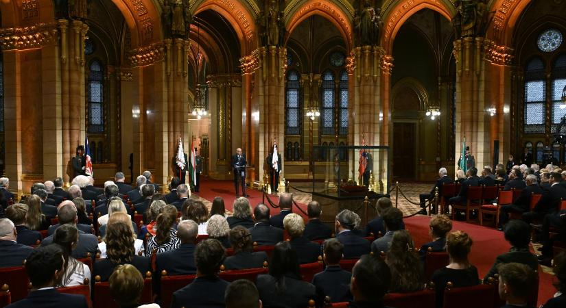 Palkovics László és Pokorni Zoltán megkapta a Magyar Érdemrend parancsnoki keresztjét a csillaggal