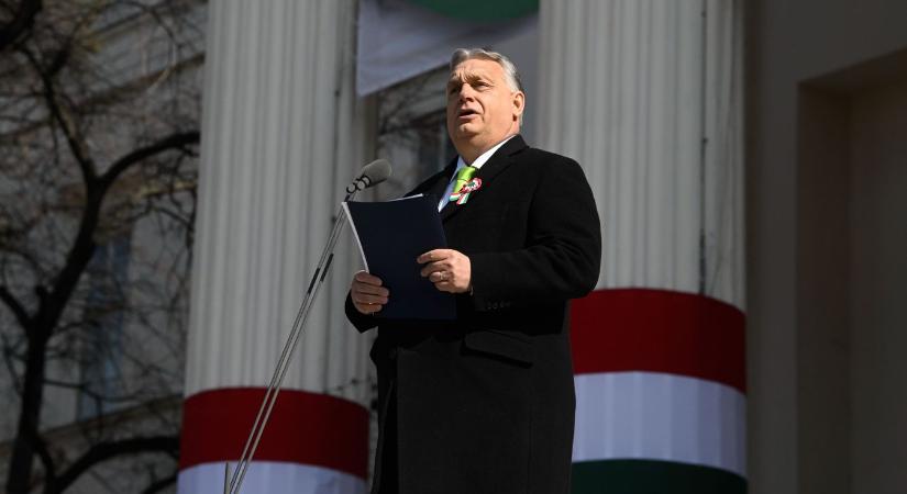 Orbán Viktor a Nemzeti Múzeum előtt tart ünnepi beszédet