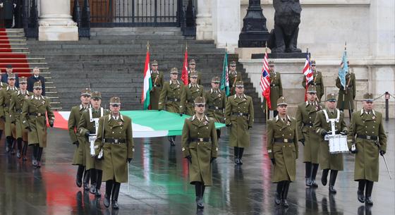 Orbán és Magyar is a fővárosban tart erődemonstrációt – kövesse velünk a március 15-i eseményeket élőben