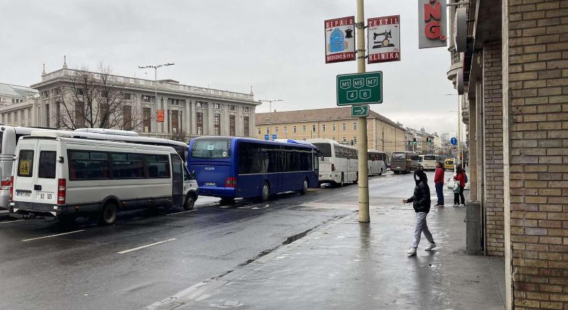 A Blaha Lujza térig állnak a buszok Orbán-beszéd előtt