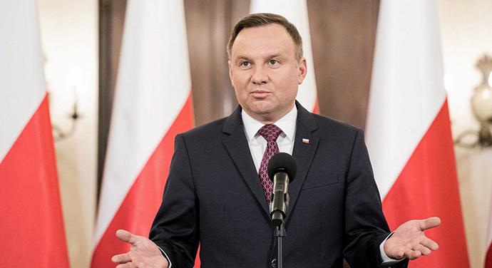 Duda felszólította a NATO-országokat, hogy növeljék a védelmi kiadásokat a GDP 3%-ára