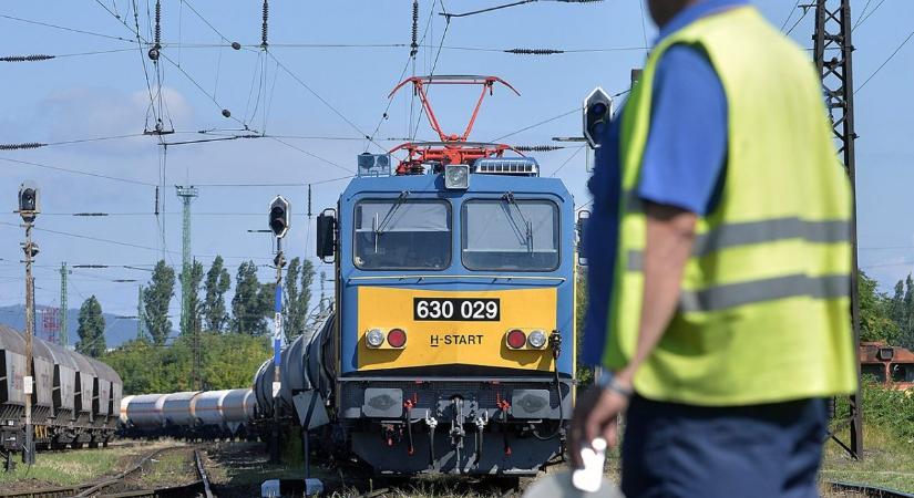 Leállt a MÁV Szolnokon, hatalmas a káosz