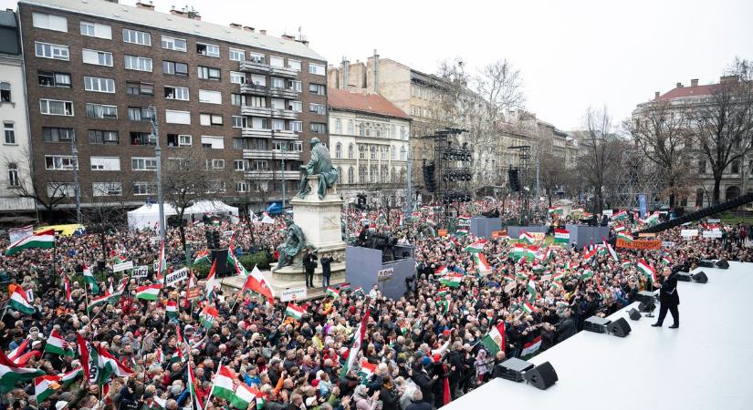 Ifj. Lomnici Zoltán kielemezte: Erről szólt Orbán Viktor ünnepi beszéde