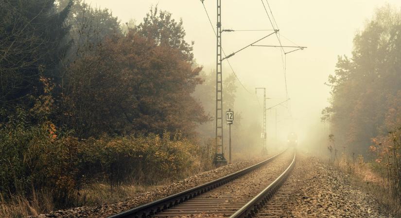 Káosz a szolnoki vasútvonalon! Akár egy órával is nőhet a menetidő: erre készüljön, aki Budapestre utazna