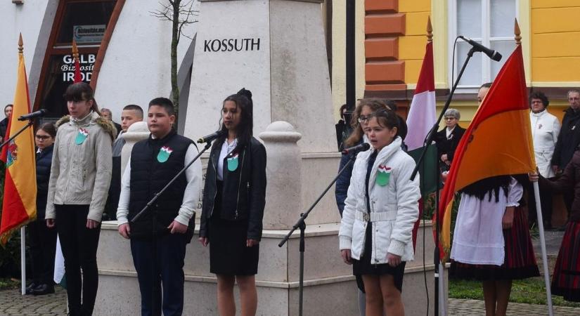 Tisztelegtek a múltunk nagyjai előtt a nagyatádiak