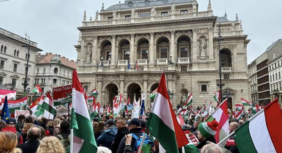 Magyar Péter teljes vagyonelkobzást ígért a NER-nek