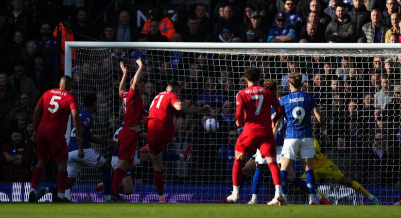 PL: hatgólos meccsen nyert az Ipswich otthonában a Nottingham és tapad az Arsenalra! – videóval