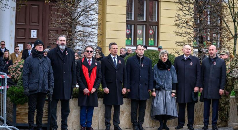 Elismerések a nemzet ünnepen - Átadták az első március 15-i kitüntetéseket Sopronban