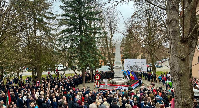 Nemzeti ünnep Marosvásárhelyen: Az ország ereje az emberek egymásba vetett hitében rejlik