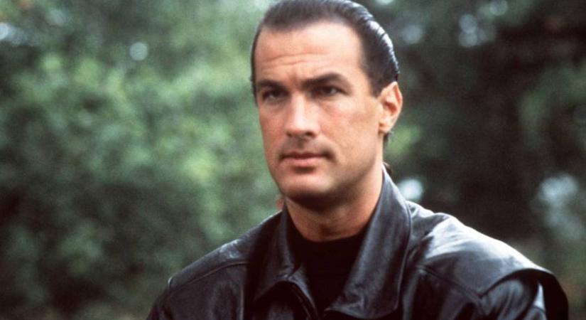 A 72 éves Steven Seagal felismerhetetlen lett: az egykori akciósztár így éli ma már az életét