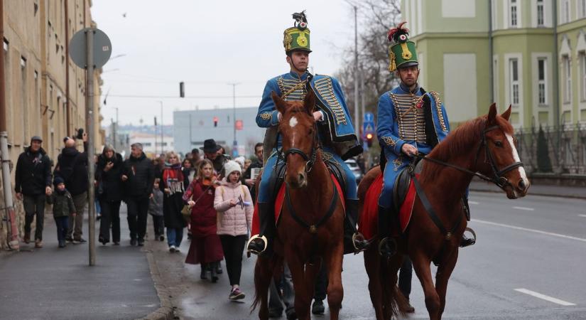 Így emlékeztek Pécsen a forradalom hőseire! (GALÉRIA, VIDEÓ)