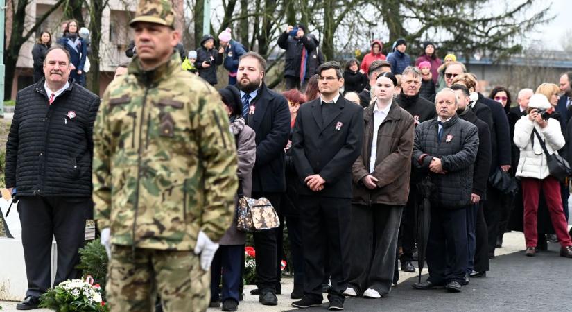 A szabadságharc hősei előtt tisztelegtek Szolnokon – galériával