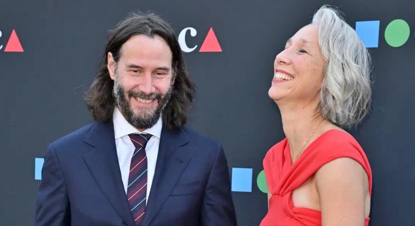 Keanu Reeves elárulta, hogy hányszor kell szeretkeznünk, hogy boldog legyen az életünk