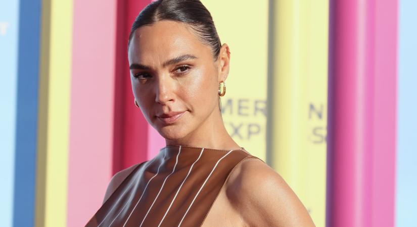 Gal Gadot szexi mostohaként tündökölt a botrányokkal terhelt Hófehérke premierjén