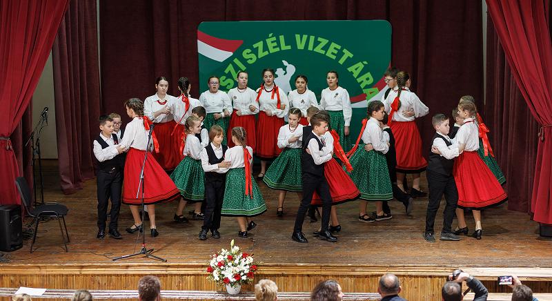 Nemzeti ünnep Fehér megyében: „számvetés népünkről és a szabadságról”