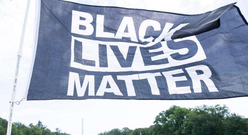 Megfenyegették az alkotót – Már most áll a bál a Budapestre tervezett Black Lives Matter-szobor miatt