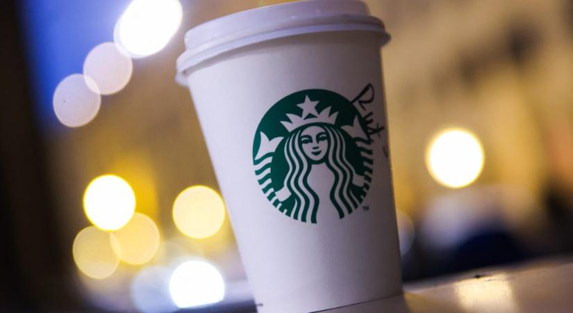 Nem volt rögzítve rendesen a fedél, majdnem 20 milliárd forintnyi kártérítést kell fizetnie a Starbucksnak