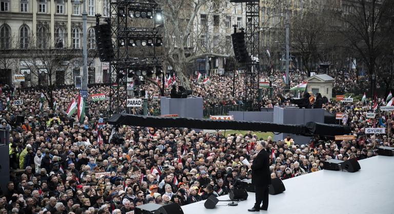 Üzentek a bírák Orbán Viktornak: Ez senkinek, így a kormányfőnek sem megengedett