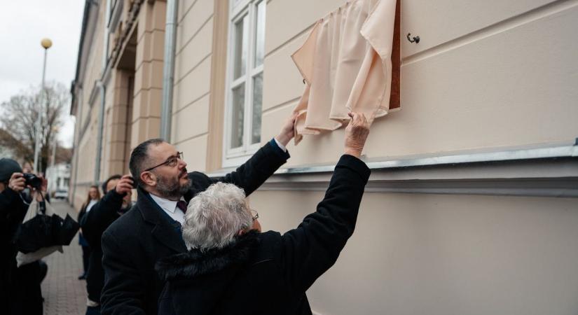 „Diákok ezreinek mutatott példát emberségből” – így él tovább a legendás igazgató öröksége