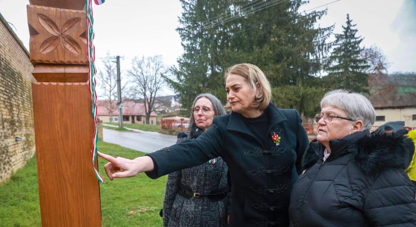 Kopjafa emlékezet a szabadságharc teveli nemzetőreinek hőstetteire (képgalériával)