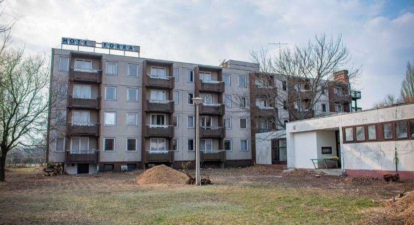 Soha nem látott fotók kerültek elő a rejtélyes csopaki Forrás Hotelről - Galéria!