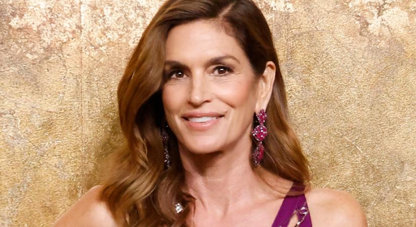 Cindy Crawford kirobbanóbb formában van, mint valaha: így tartja meg álomalakját 59 évesen is a szupermodell