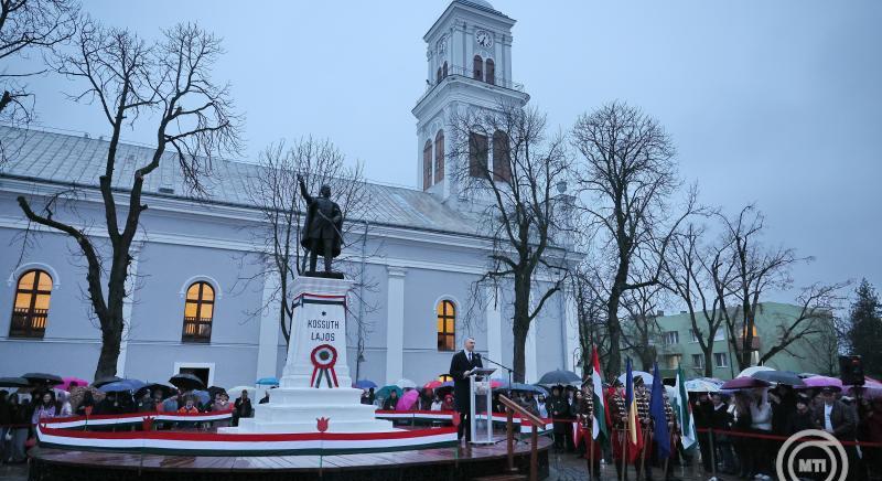 Március 15. – Lázár János: a magyarságnak ki kell tartania, mert a jövő nem a liberális birodalmaké, hanem a nemzetállami szövetségeké