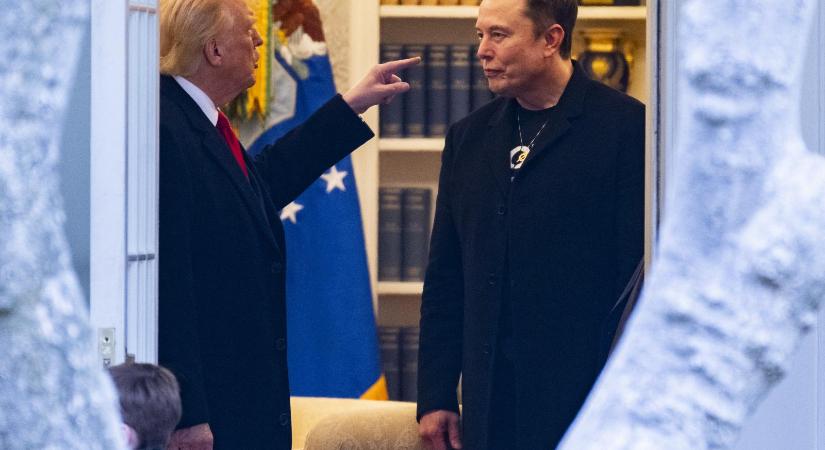 Donald Trump tett még egy lépést a sajtószabadság korlátozása felé, a Szabad Európa Rádiót az EU mentheti meg